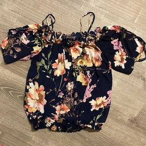 Navy Floral NY&C blouse! 🌺